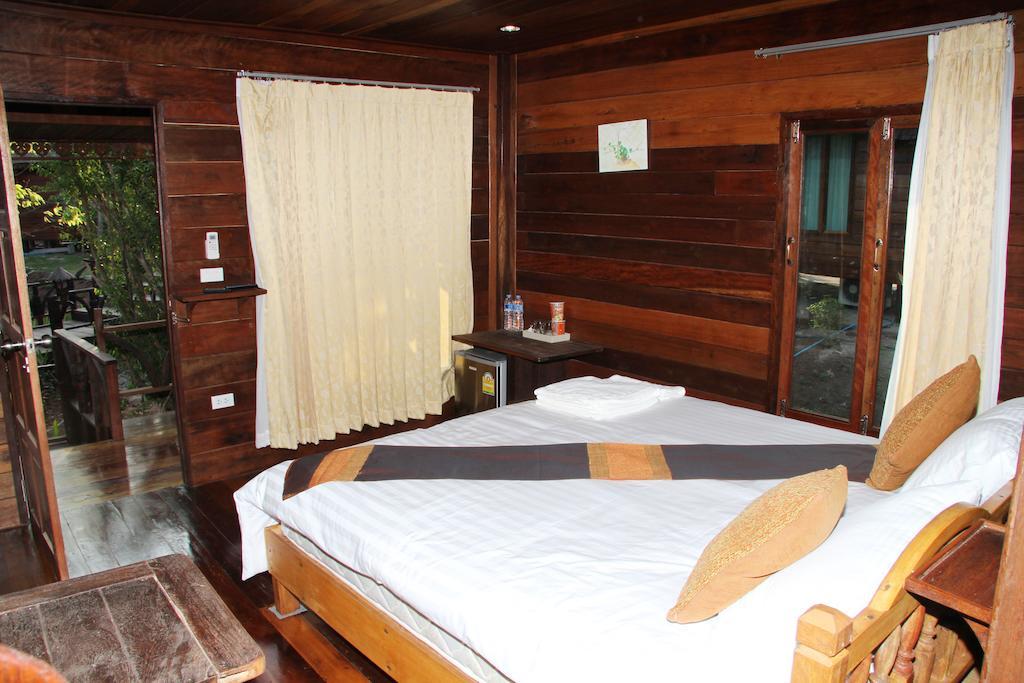 Burilamplai Resort Thung Yai Phòng bức ảnh