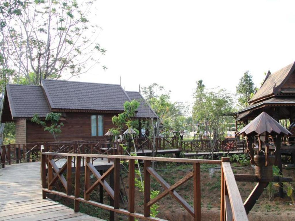 Burilamplai Resort Thung Yai Ngoại thất bức ảnh