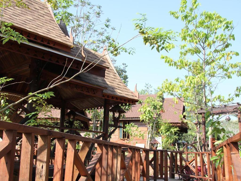 Burilamplai Resort Thung Yai Ngoại thất bức ảnh
