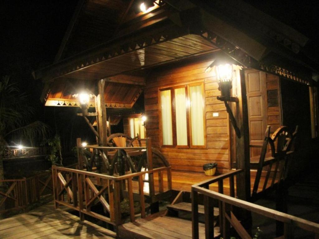Burilamplai Resort Thung Yai Ngoại thất bức ảnh
