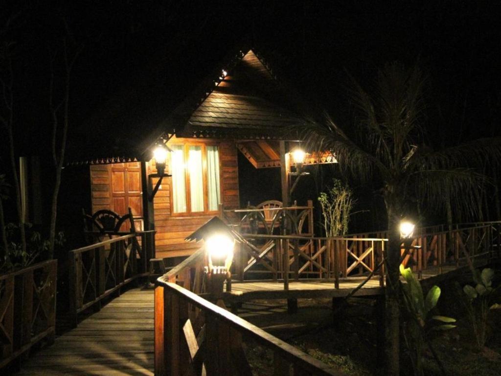 Burilamplai Resort Thung Yai Ngoại thất bức ảnh