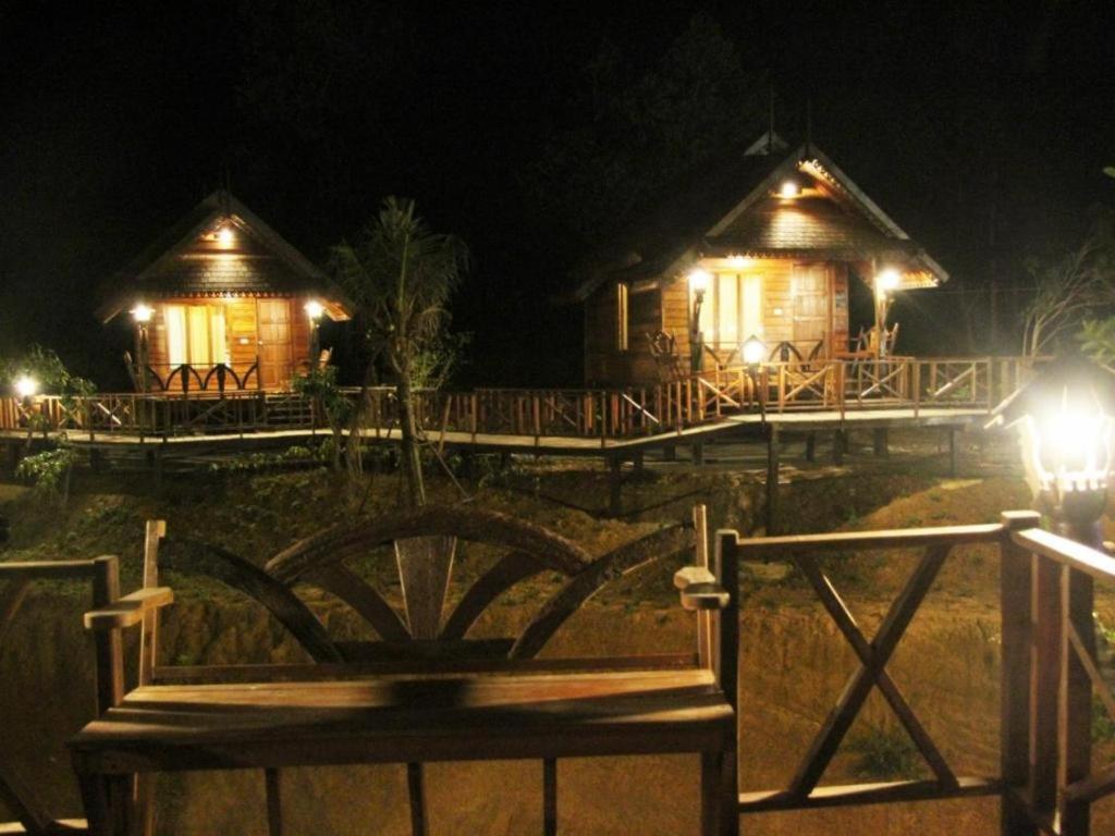 Burilamplai Resort Thung Yai Ngoại thất bức ảnh