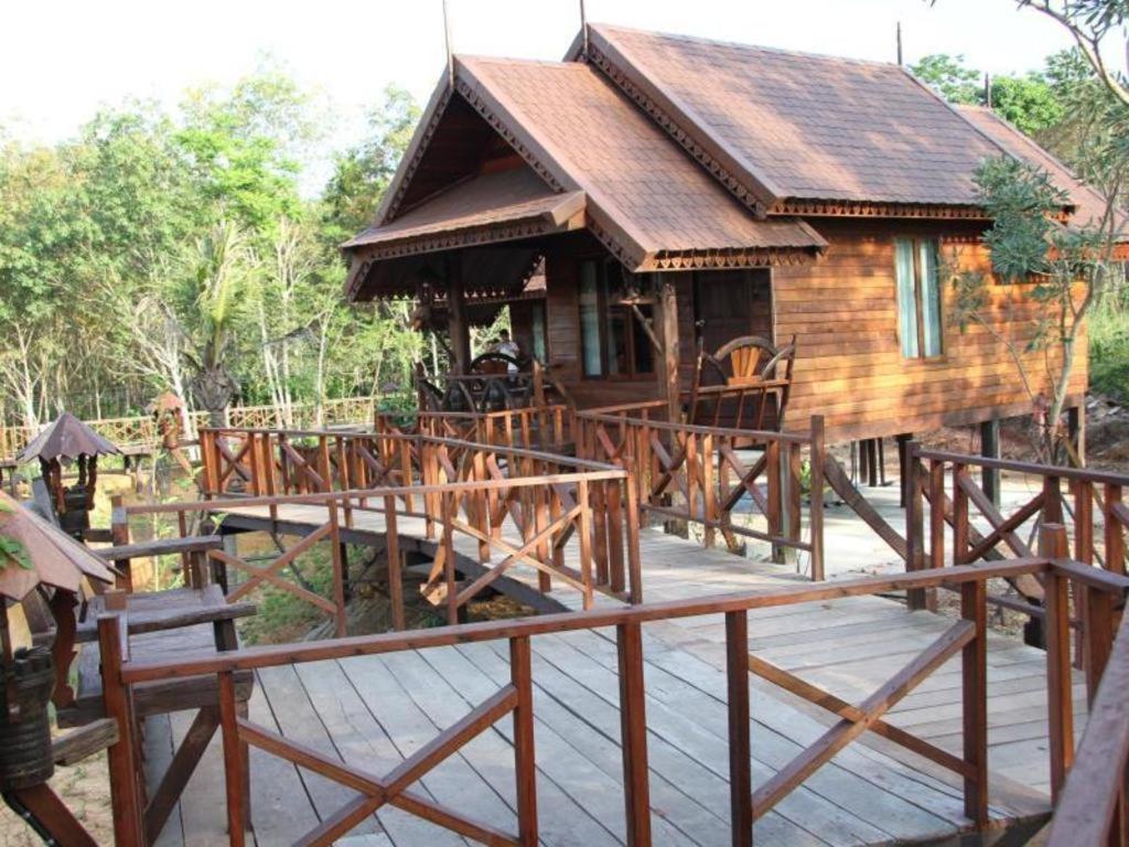 Burilamplai Resort Thung Yai Ngoại thất bức ảnh