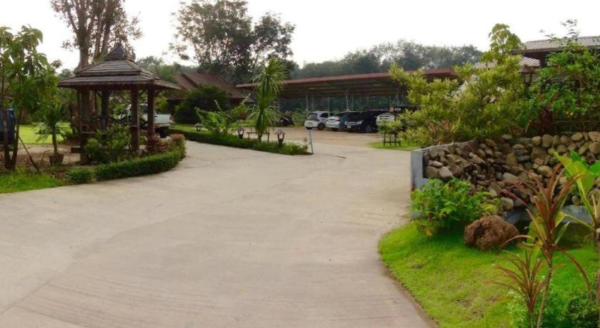 Burilamplai Resort Thung Yai Ngoại thất bức ảnh