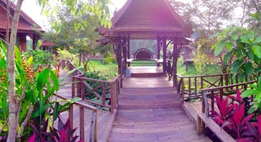 Burilamplai Resort Thung Yai Ngoại thất bức ảnh