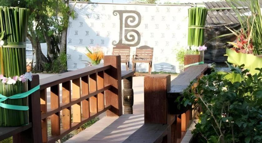 Burilamplai Resort Thung Yai Ngoại thất bức ảnh