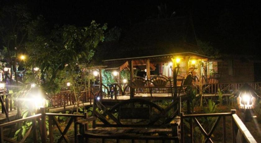 Burilamplai Resort Thung Yai Ngoại thất bức ảnh