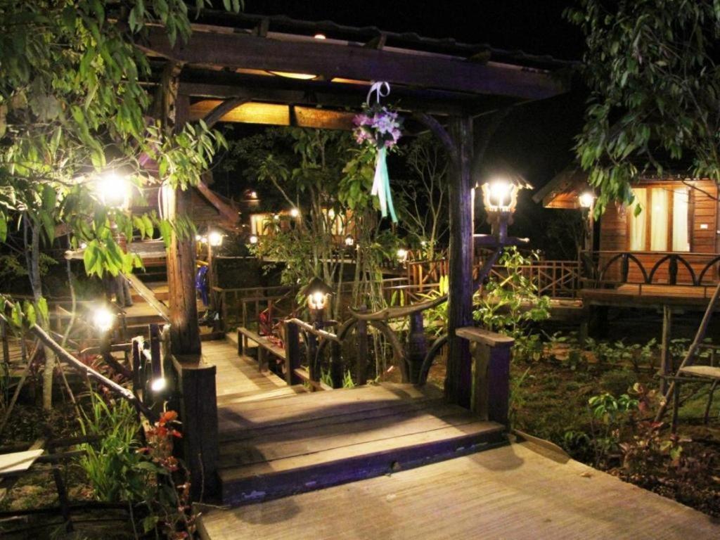Burilamplai Resort Thung Yai Ngoại thất bức ảnh