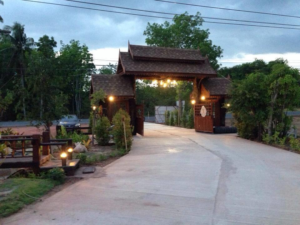 Burilamplai Resort Thung Yai Ngoại thất bức ảnh