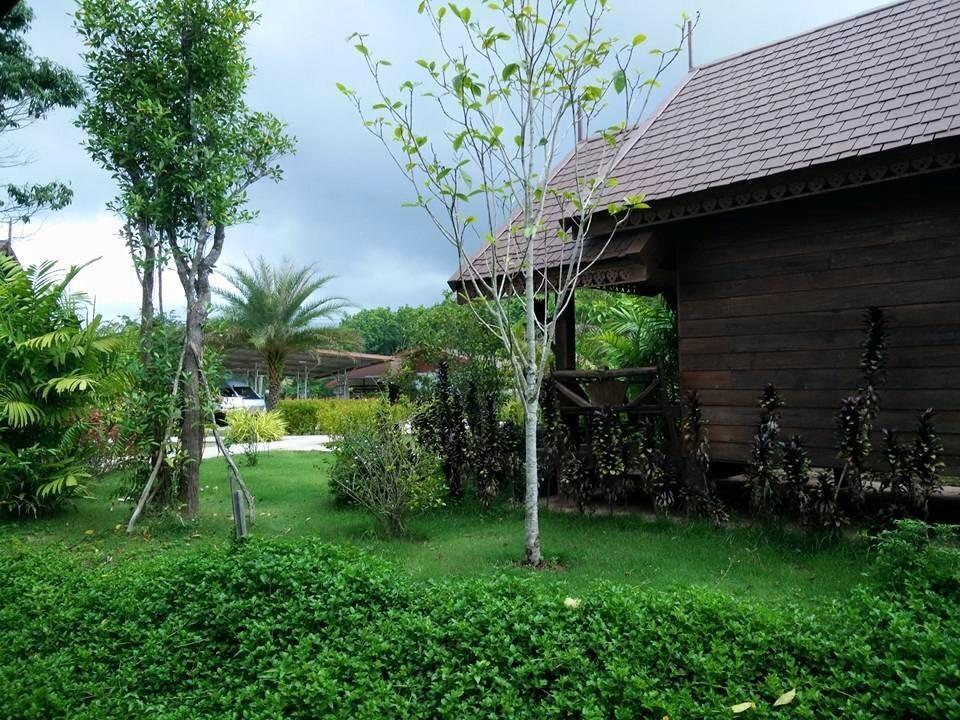 Burilamplai Resort Thung Yai Ngoại thất bức ảnh