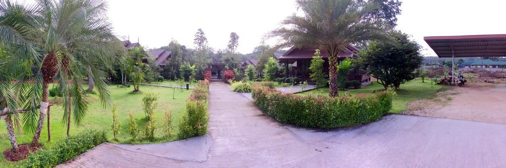 Burilamplai Resort Thung Yai Ngoại thất bức ảnh